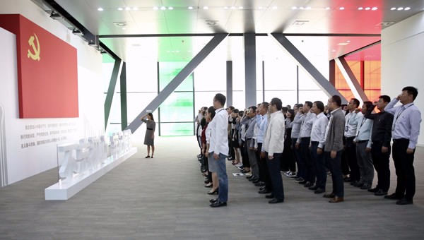 城市重建党总支组织全体党员参观学习