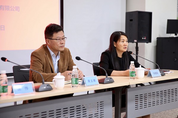 城市重建党总支书记作主题教育专题党课