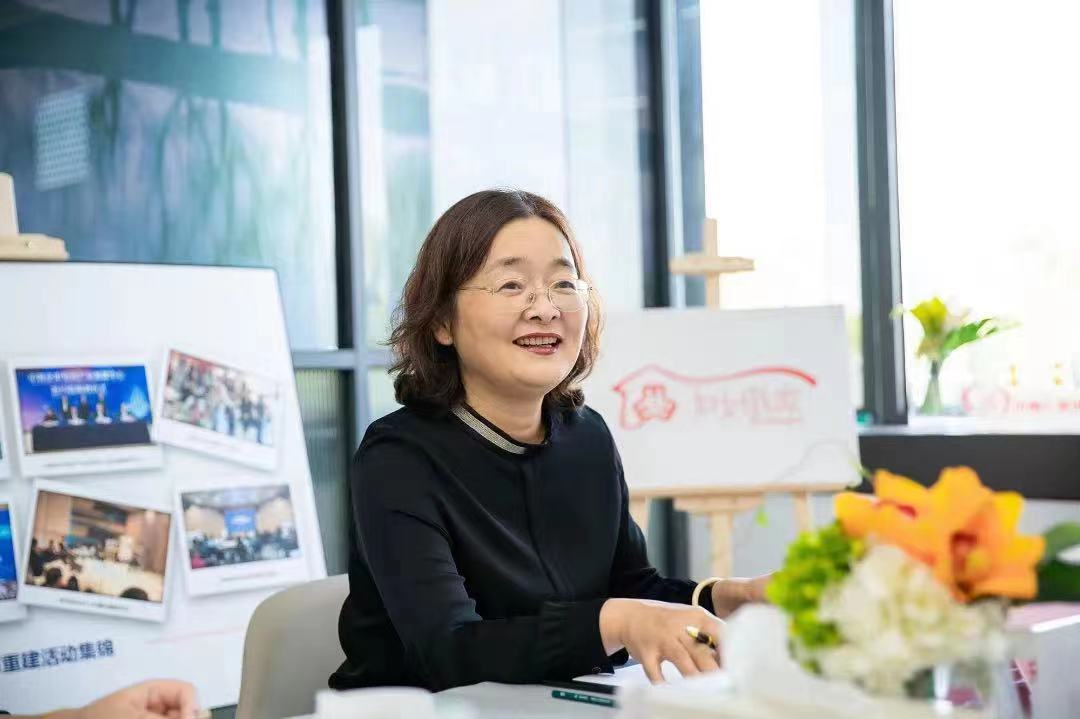 苏州市妇联调研新虹产业园妇女微家示范点