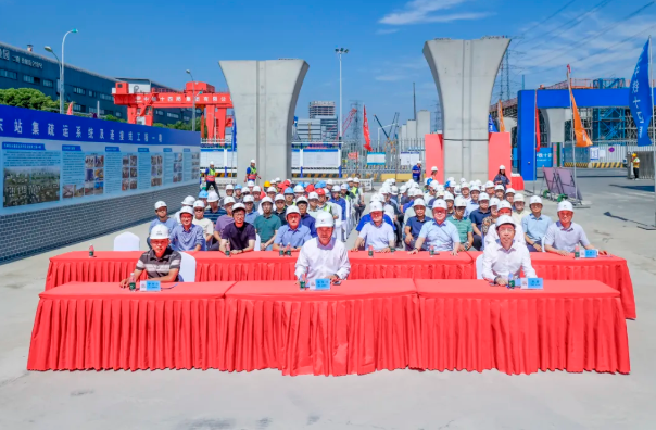 园区档案管理中心与城市重建共同举办主题党日活动